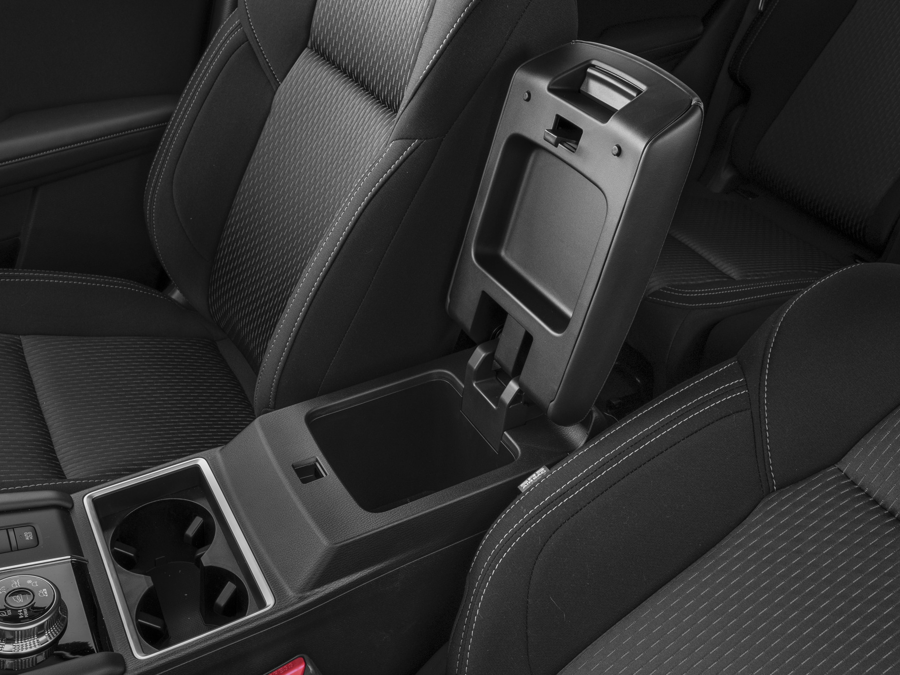 Mitsubishi Outlander PHEV 2025 ES S-AWC – Image 10