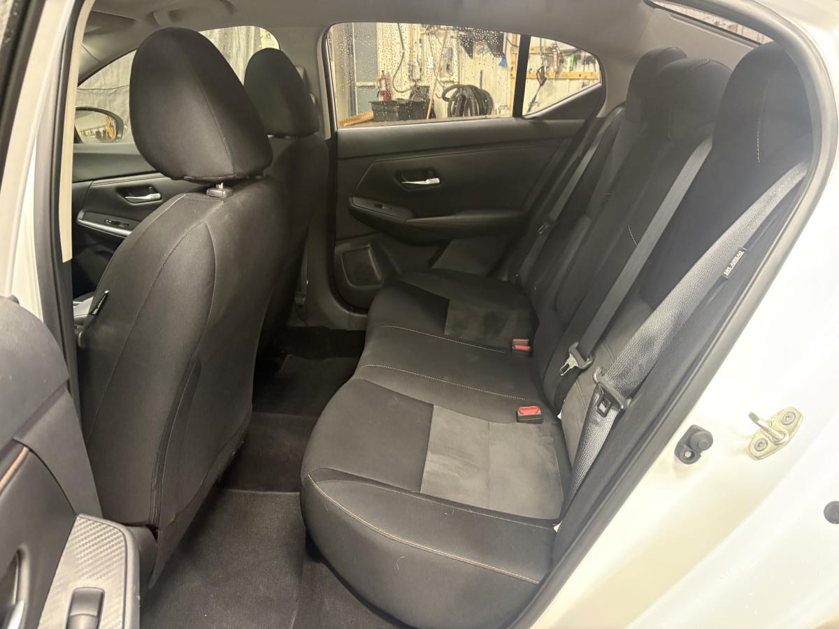 Nissan Sentra 2023 SR Édition minuit BLUETOOTH SIÈGES AVANT ET VOLANT CHAUFFANT TOIT – Image 12
