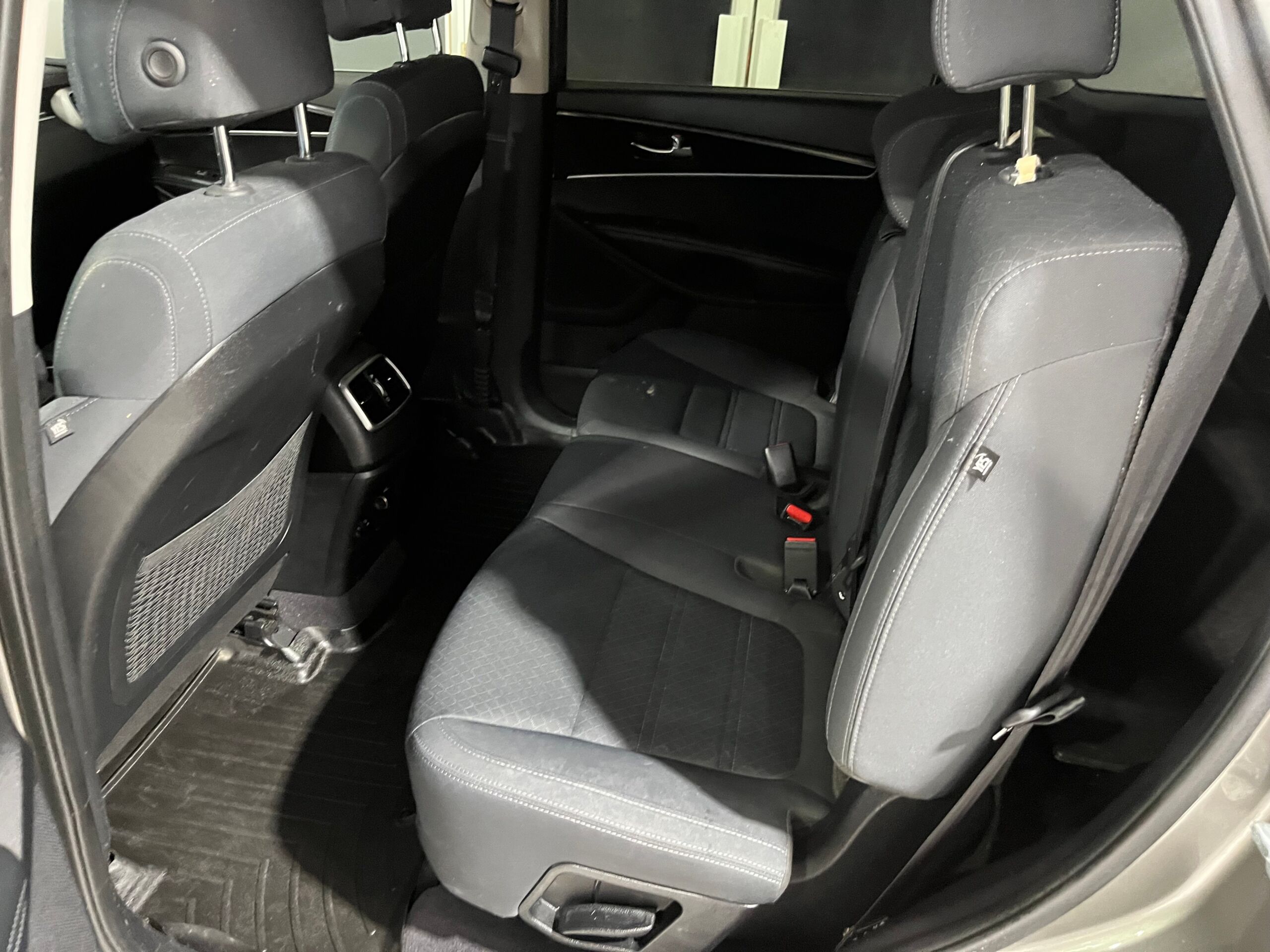 2017 Kia Sorento – Image 8