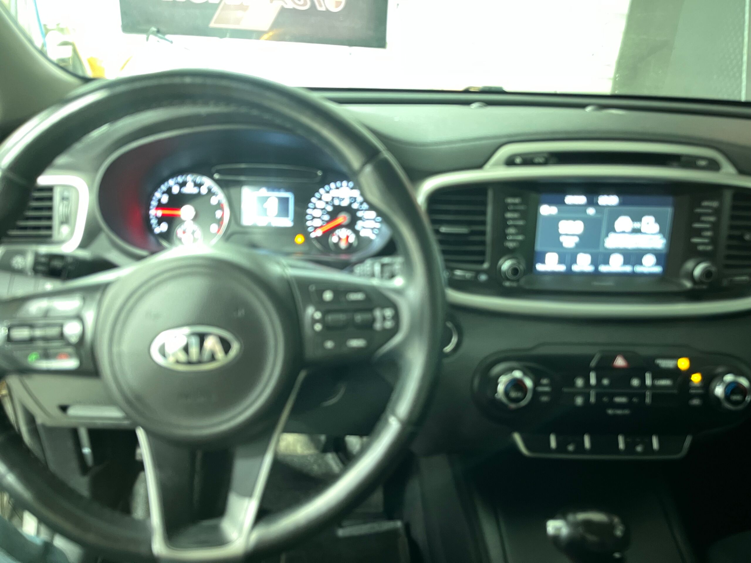 2017 Kia Sorento – Image 11
