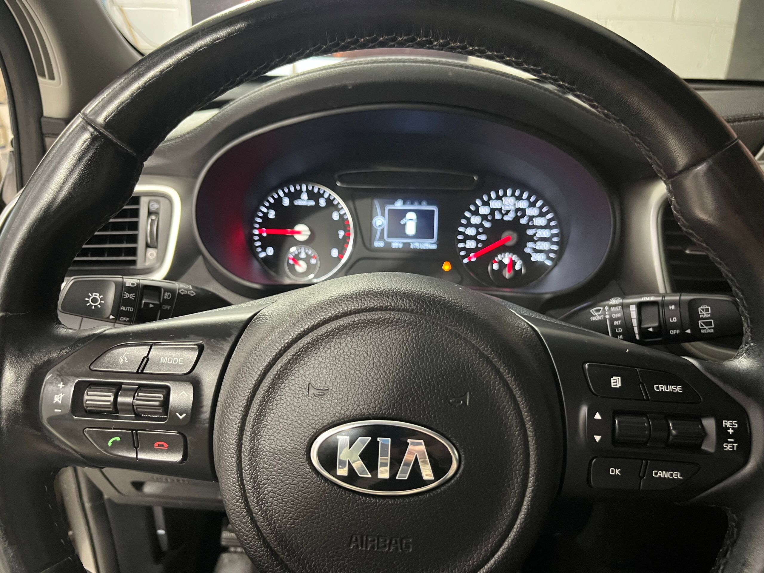 2017 Kia Sorento – Image 12