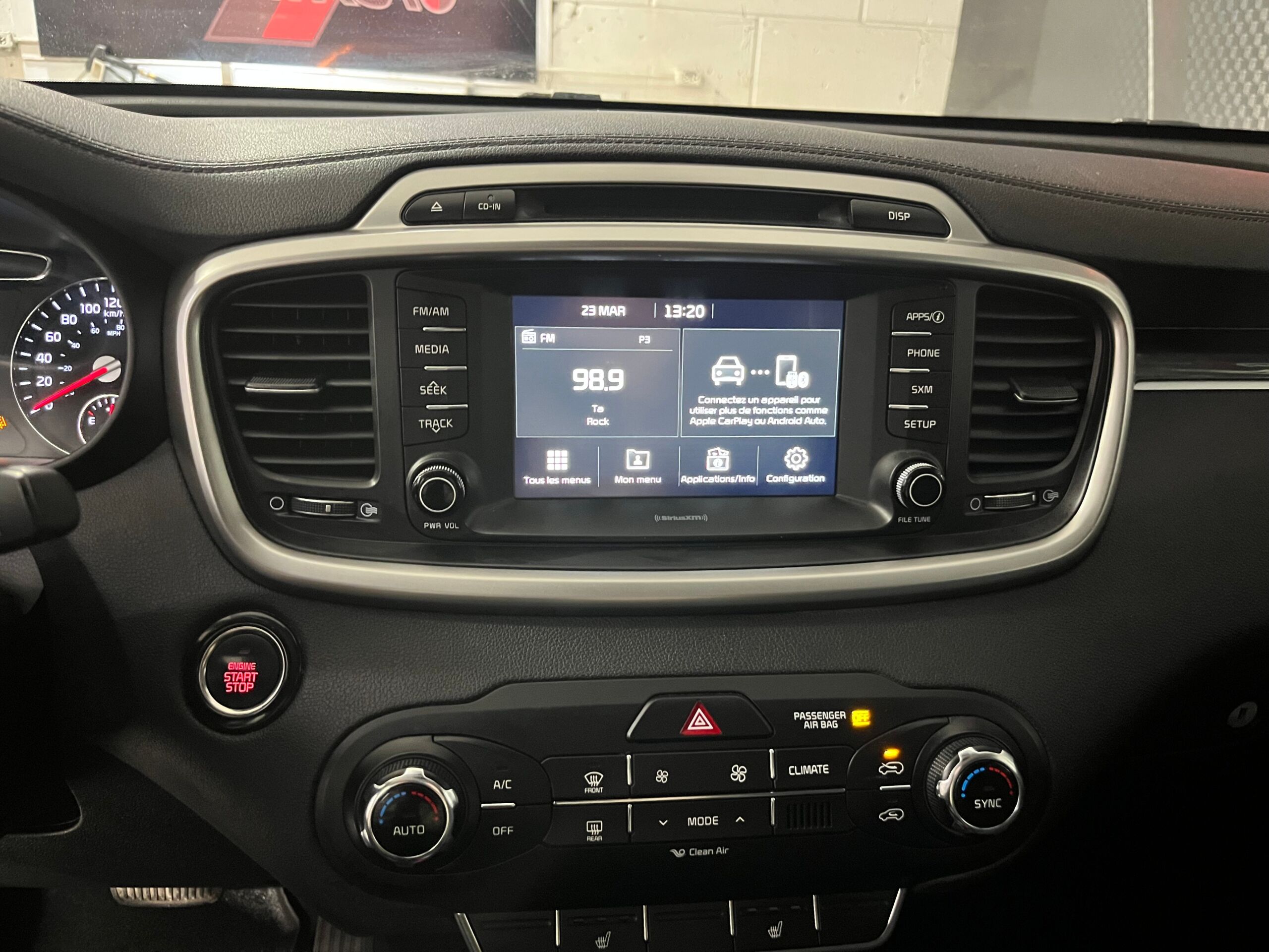 2017 Kia Sorento – Image 13