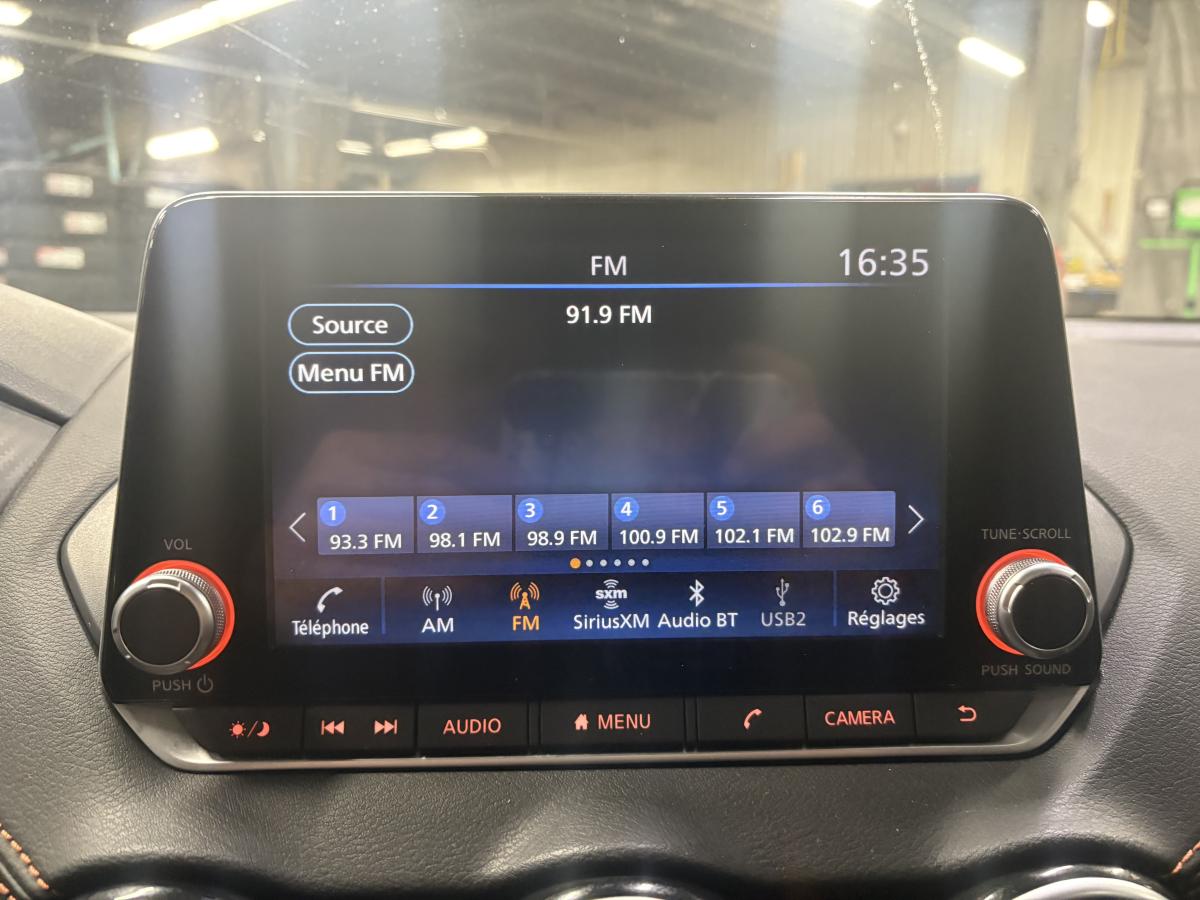 Nissan Sentra 2023 SR Édition minuit BLUETOOTH SIÈGES AVANT ET VOLANT CHAUFFANT TOIT – Image 18
