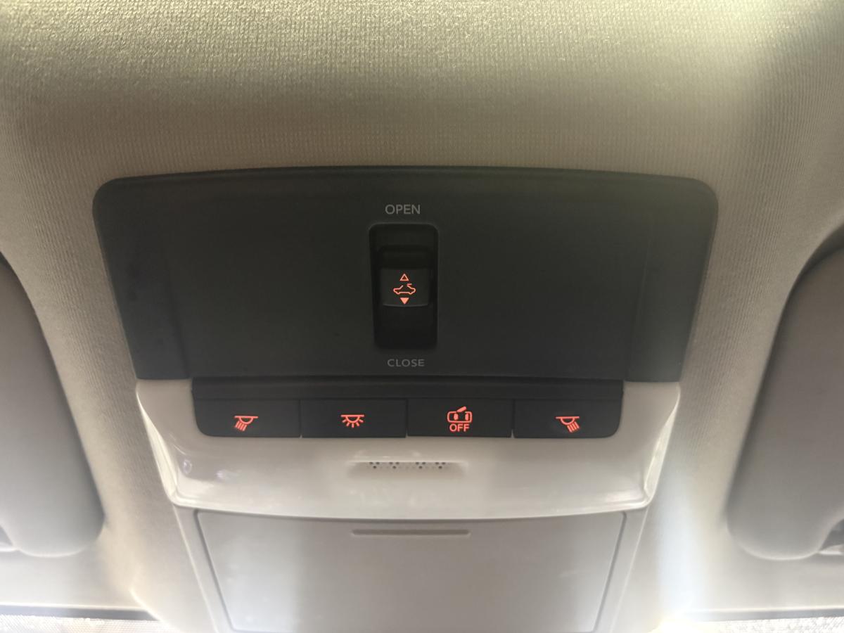 Nissan Sentra 2023 SR Édition minuit BLUETOOTH SIÈGES AVANT ET VOLANT CHAUFFANT TOIT – Image 30