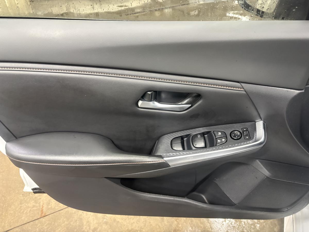 Nissan Sentra 2023 SR Édition minuit BLUETOOTH SIÈGES AVANT ET VOLANT CHAUFFANT TOIT – Image 31