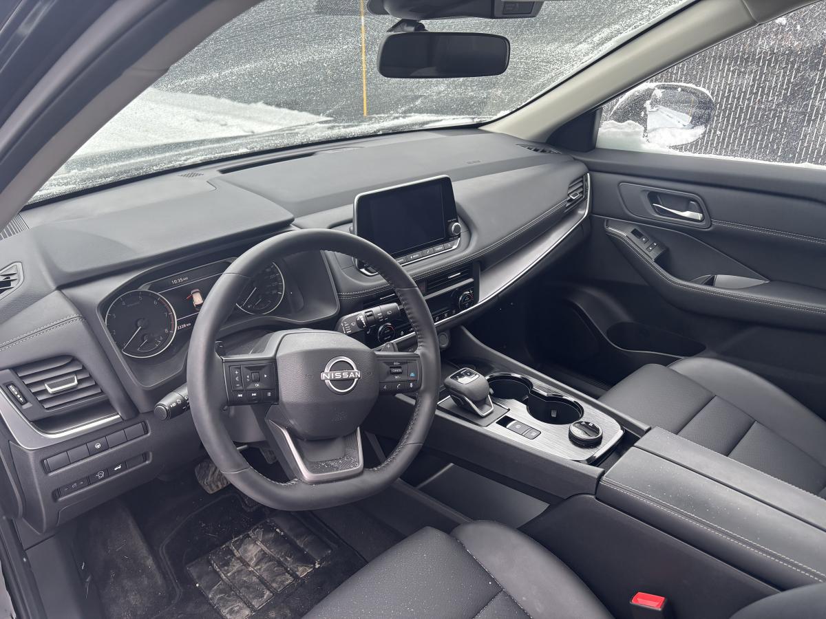 Nissan Rogue 2025 SV PR TI – Image 5