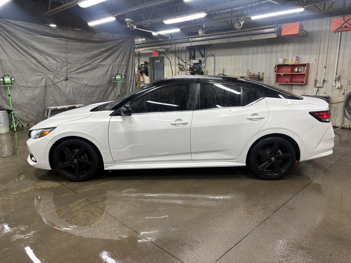 Nissan Sentra 2023 SR Édition minuit BLUETOOTH SIÈGES AVANT ET VOLANT CHAUFFANT TOIT – Image 8