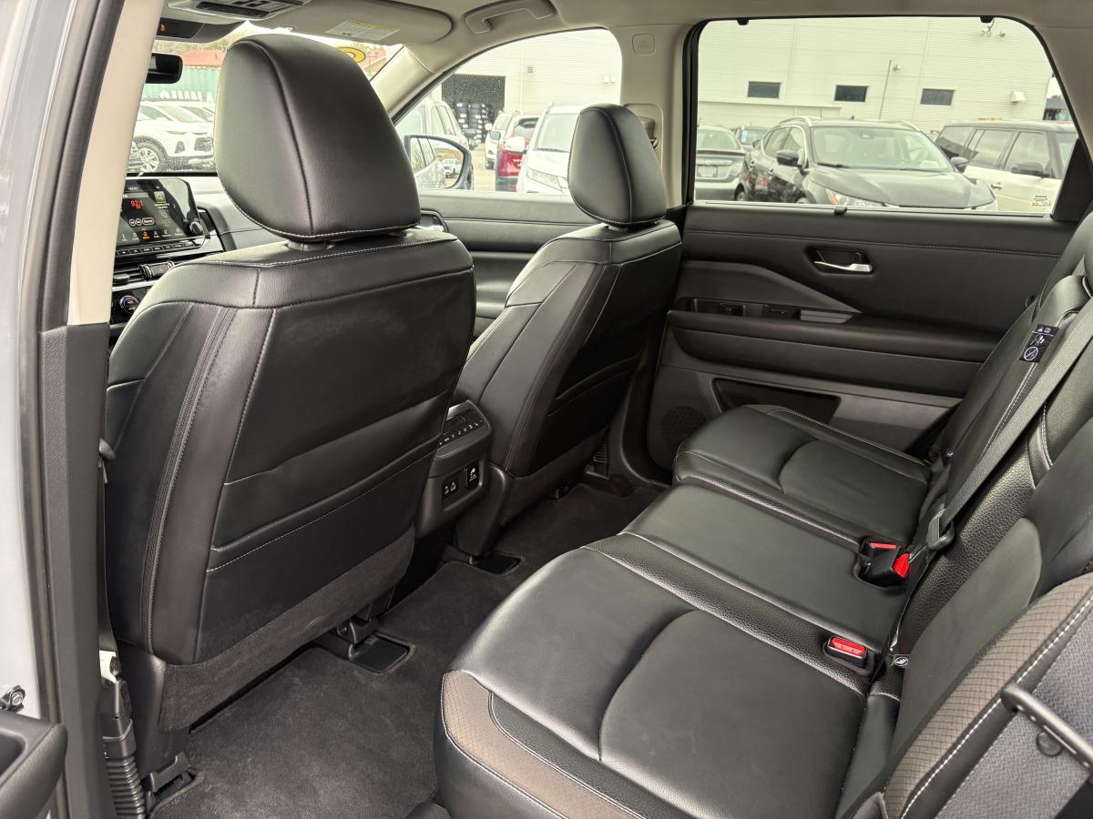 Nissan Pathfinder 2023 SL 4RM BLUETOOTH CUIR TOIT CAMÉRAS 360 GPS SIÈGES ET VOLANT CHAUFFANT 8 PASSAGERS – Image 13