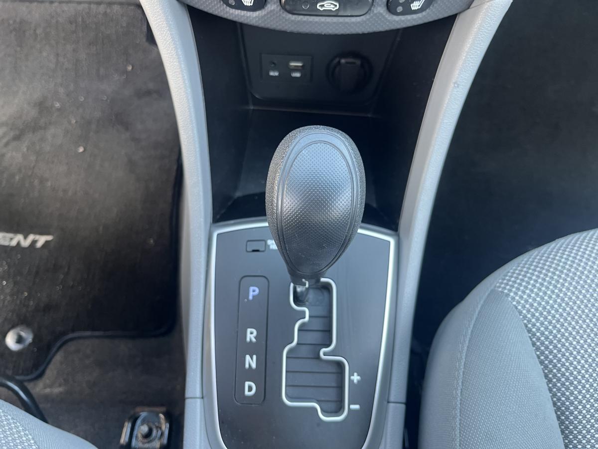 Hyundai Accent 2014 Berline 4 portes, boîte automatique, GL – Image 17