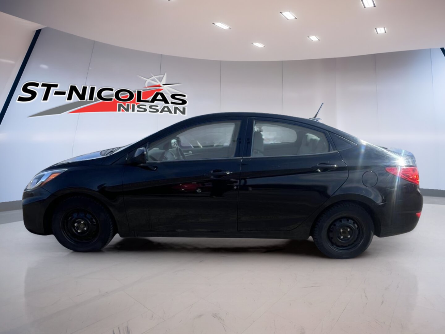 Hyundai Accent 2014 Berline 4 portes, boîte automatique, GL – Image 2