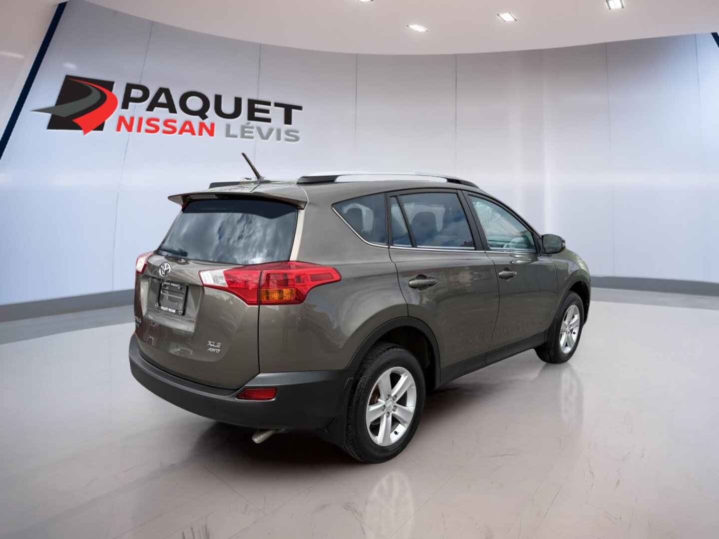 Toyota RAV4 2014 XLE AWD BLUETOOTH TOIT CAMÉRA SIÈGES CHAUFFANT AVANT BAS KILOMÉTRAGE – Image 2