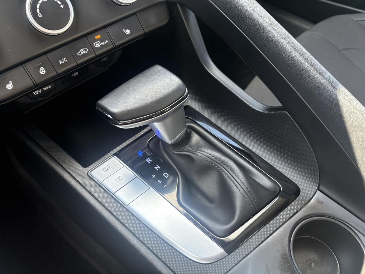 Hyundai Elantra 2024 Preferred BLUETOOTH CAMÉRA BAS KILOMÉTRAGE SIÈGES CHAUFFANT AVANT ET VOLANT CHAUFFANT – Image 20