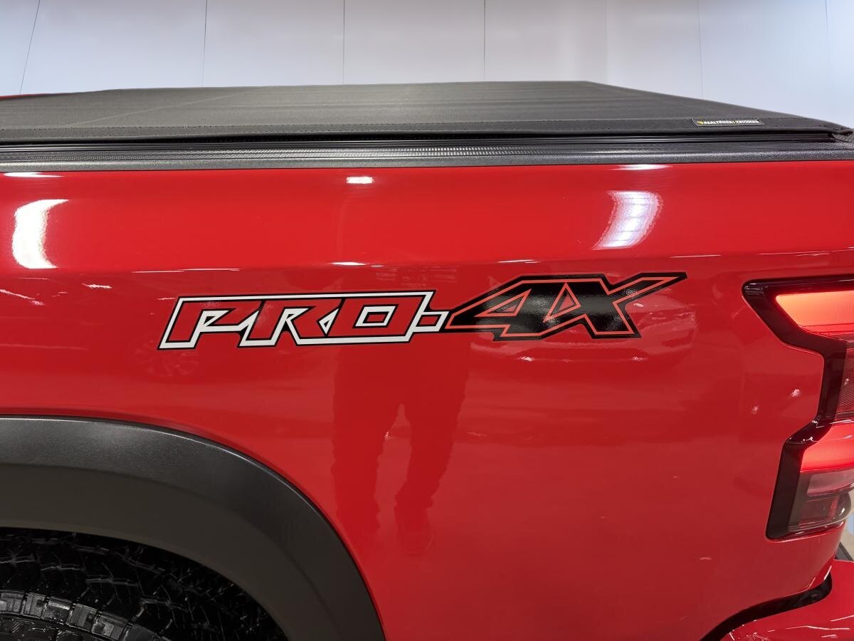 Nissan Frontier 2025 PRO-4X CREW CAB 4x4 BLUETOOTH CAMÉRAS 360 TOIT SIÈGES AVANT ET VOLANT CHAUFFANT BAS KILOMÉTRAGE – Image 24