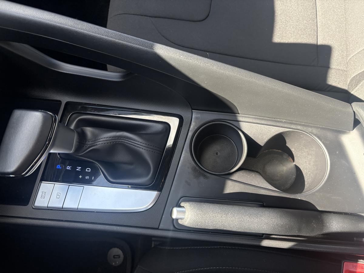 Hyundai Elantra 2024 Preferred BLUETOOTH CAMÉRA BAS KILOMÉTRAGE SIÈGES CHAUFFANT AVANT ET VOLANT CHAUFFANT – Image 28