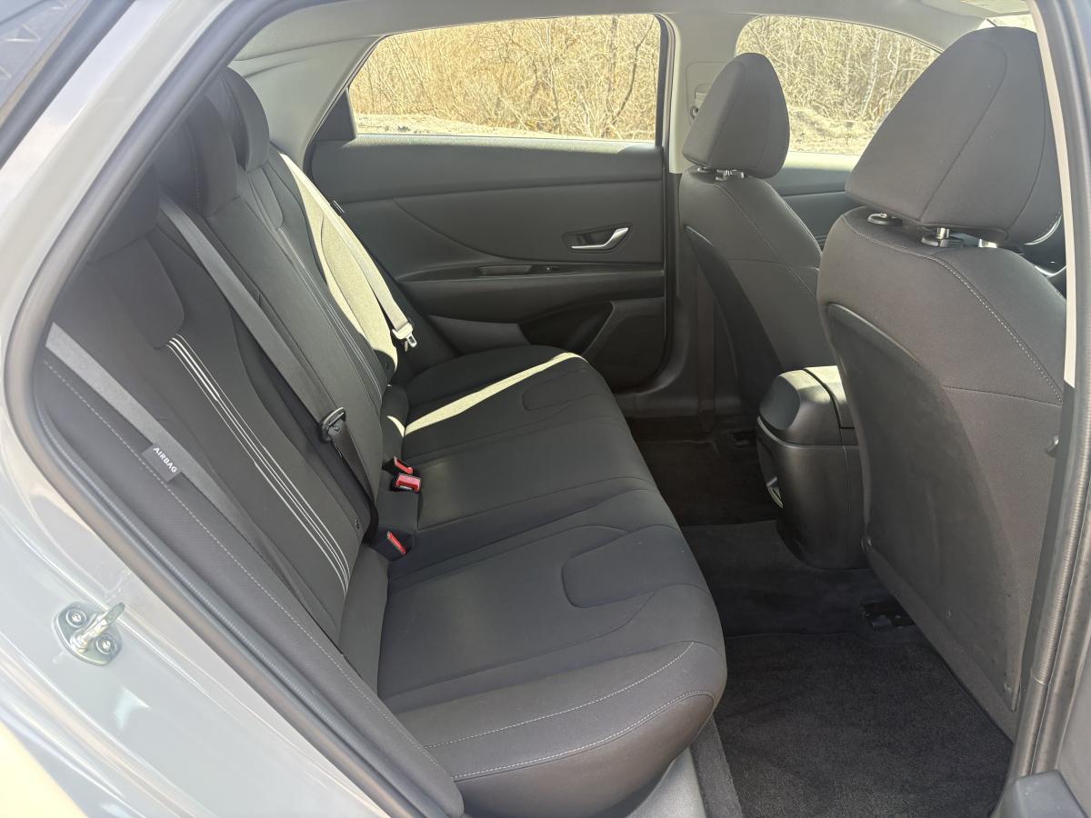 Hyundai Elantra 2024 Preferred BLUETOOTH CAMÉRA BAS KILOMÉTRAGE SIÈGES CHAUFFANT AVANT ET VOLANT CHAUFFANT – Image 34
