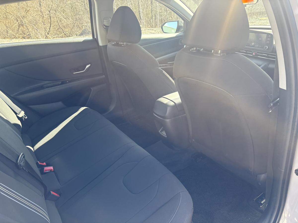 Hyundai Elantra 2024 Preferred BLUETOOTH CAMÉRA BAS KILOMÉTRAGE SIÈGES CHAUFFANT AVANT ET VOLANT CHAUFFANT – Image 35
