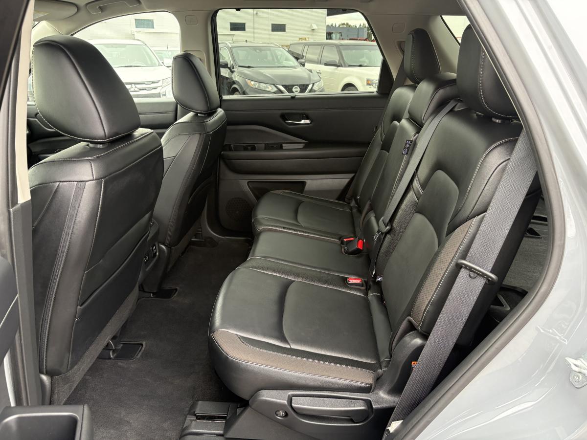 Nissan Pathfinder 2023 SL 4RM BLUETOOTH CUIR TOIT CAMÉRAS 360 GPS SIÈGES ET VOLANT CHAUFFANT 8 PASSAGERS – Image 37