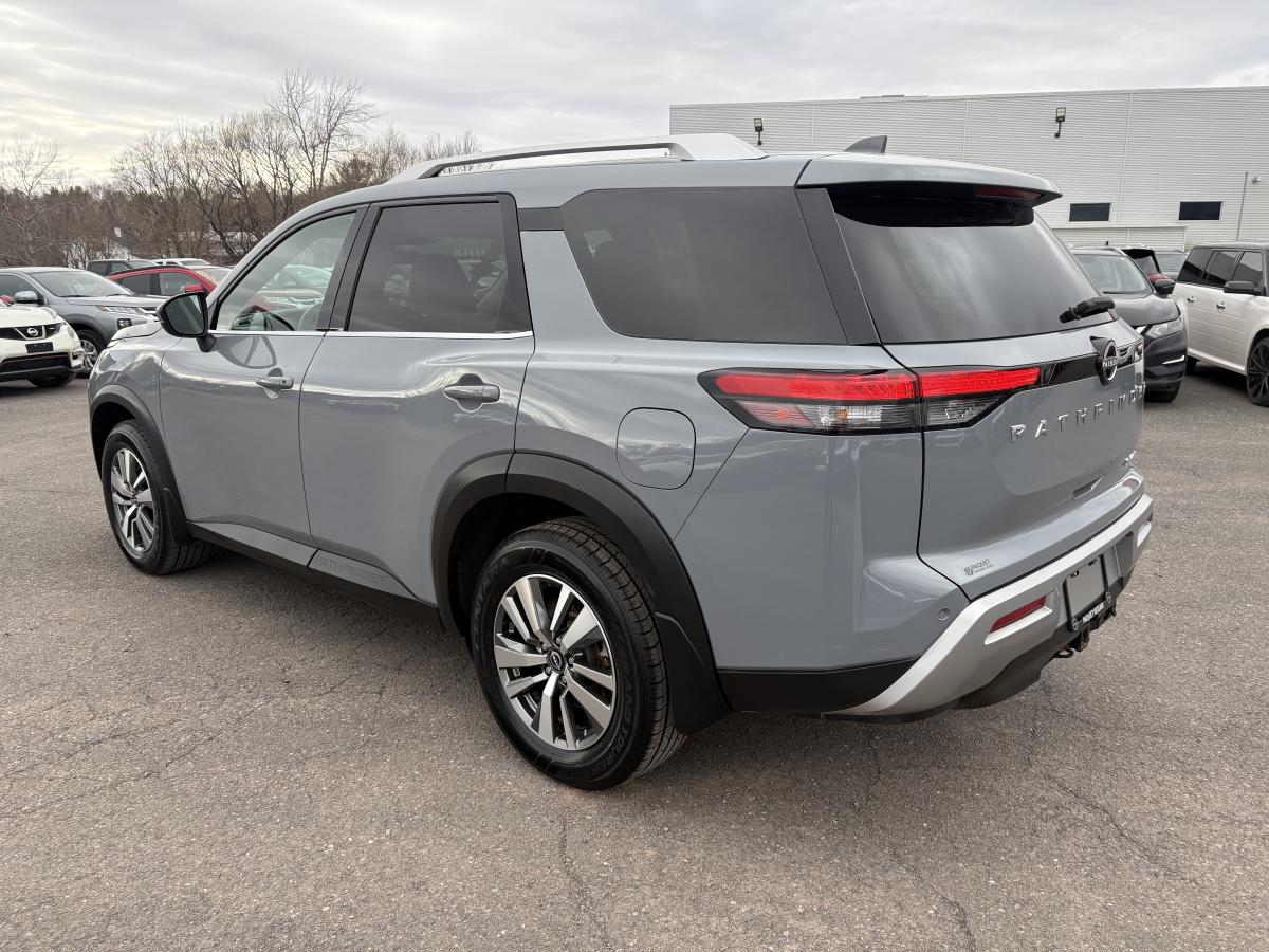 Nissan Pathfinder 2023 SL 4RM BLUETOOTH CUIR TOIT CAMÉRAS 360 GPS SIÈGES ET VOLANT CHAUFFANT 8 PASSAGERS – Image 4