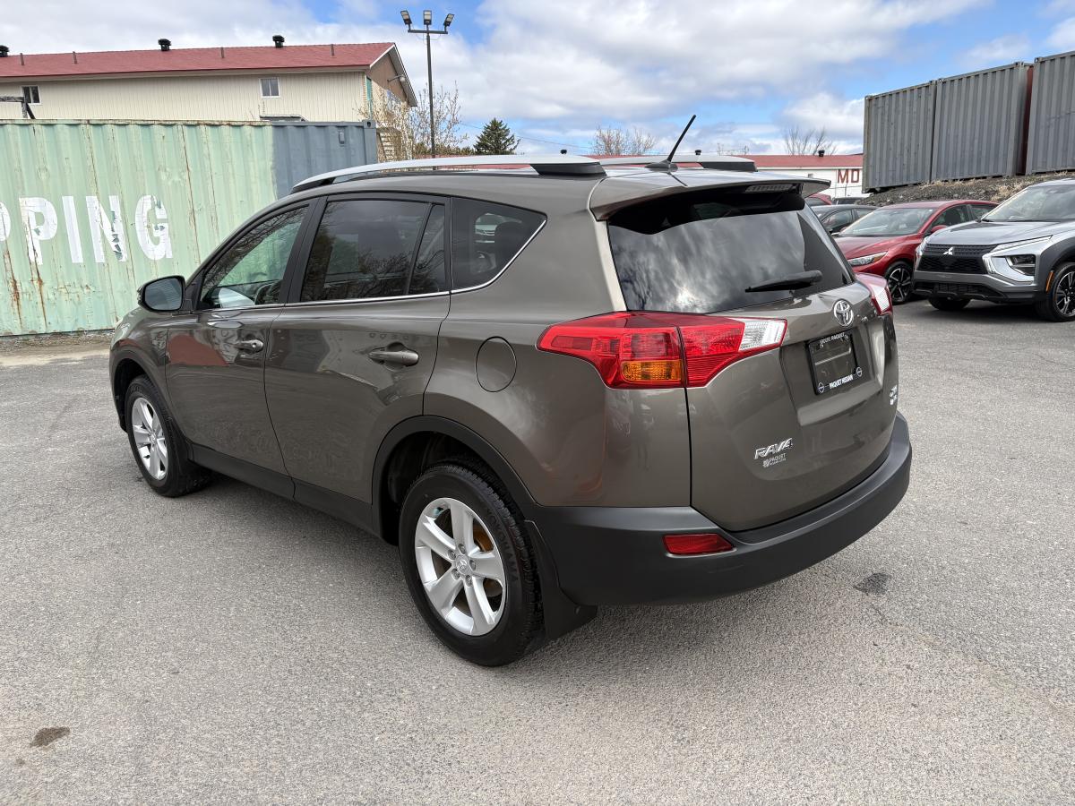 Toyota RAV4 2014 XLE AWD BLUETOOTH TOIT CAMÉRA SIÈGES CHAUFFANT AVANT BAS KILOMÉTRAGE – Image 4