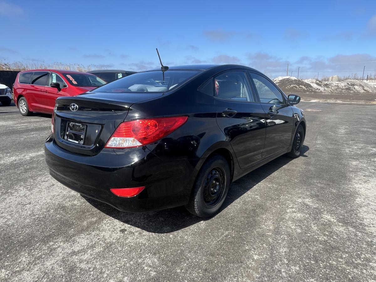 Hyundai Accent 2014 Berline 4 portes, boîte automatique, GL – Image 5