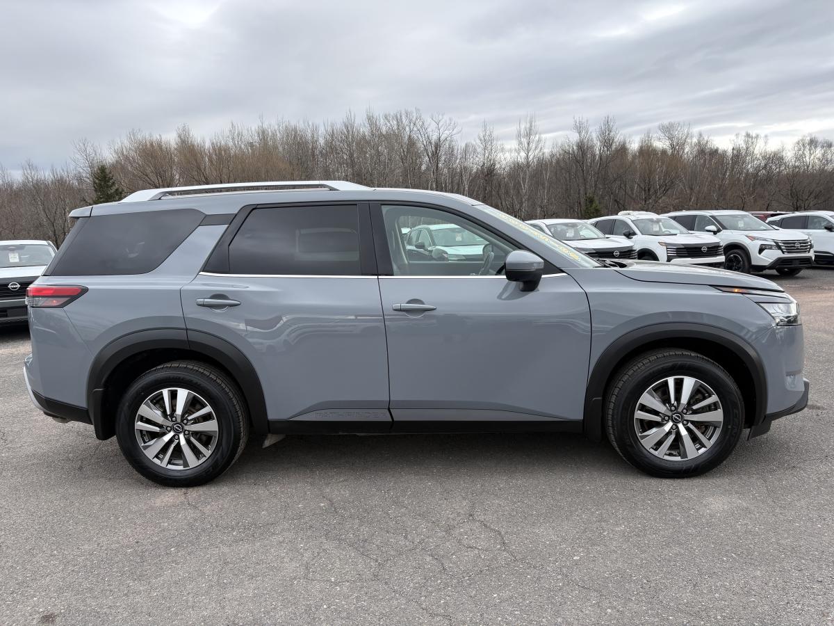 Nissan Pathfinder 2023 SL 4RM BLUETOOTH CUIR TOIT CAMÉRAS 360 GPS SIÈGES ET VOLANT CHAUFFANT 8 PASSAGERS – Image 8