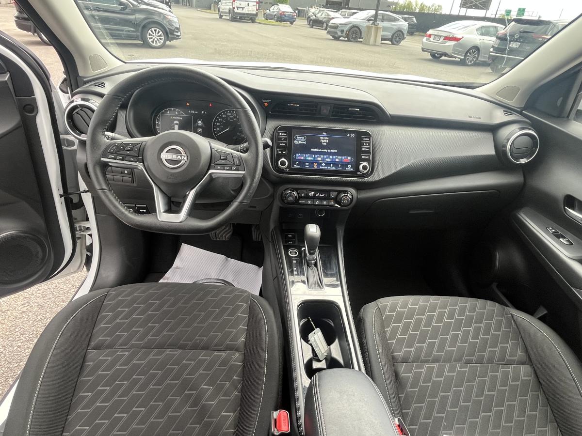 Nissan Kicks Play 2025 SV TA – Image 10