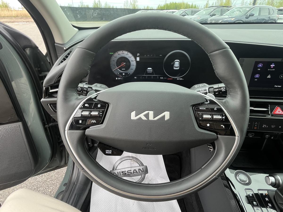 Kia Niro HEV 2025 SX Vert paysage urbain/Noir Aurora nacré TA – Image 11