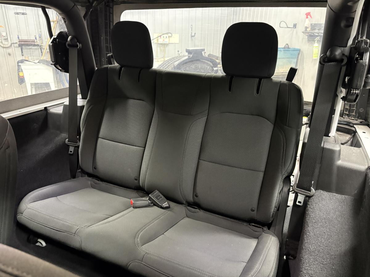 Jeep Wrangler 2020 Sport S 4x4 BLUETOOTH CAMÉRA SIÈGES AVANT ET VOLANT CHAUFFANT BAS KILOMÉTRAGE – Image 12