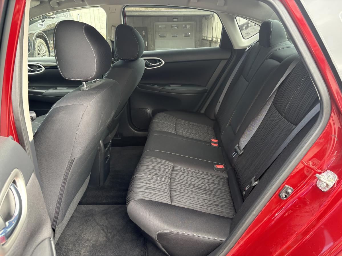 Nissan Sentra 2018 SV BLUETOOTH CAMÉRA SIÈGES CHAUFFANT AVANT BAS KILOMÉTRAGE – Image 12