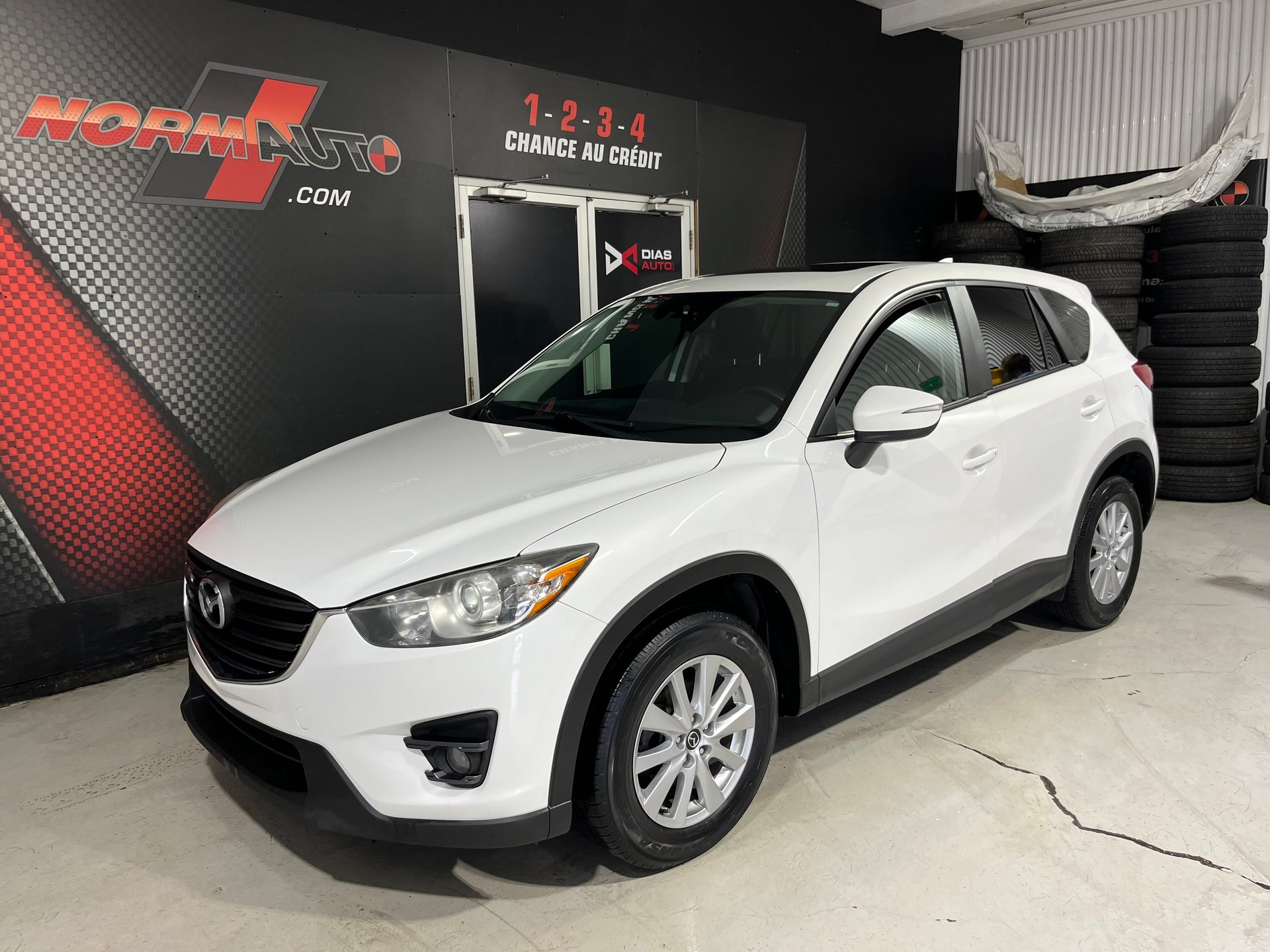 2016 Mazda CX-5 Touring – Image 2
