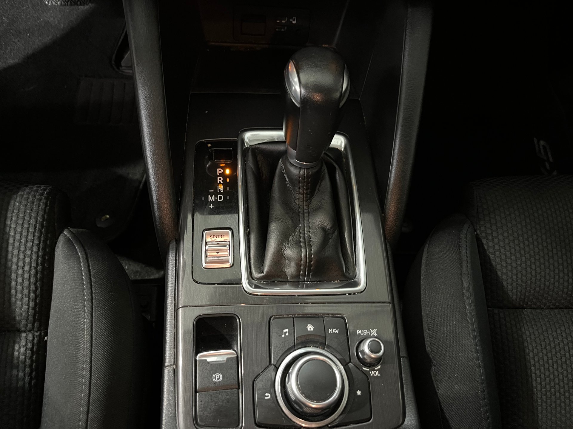 2016 Mazda CX-5 Touring – Image 18