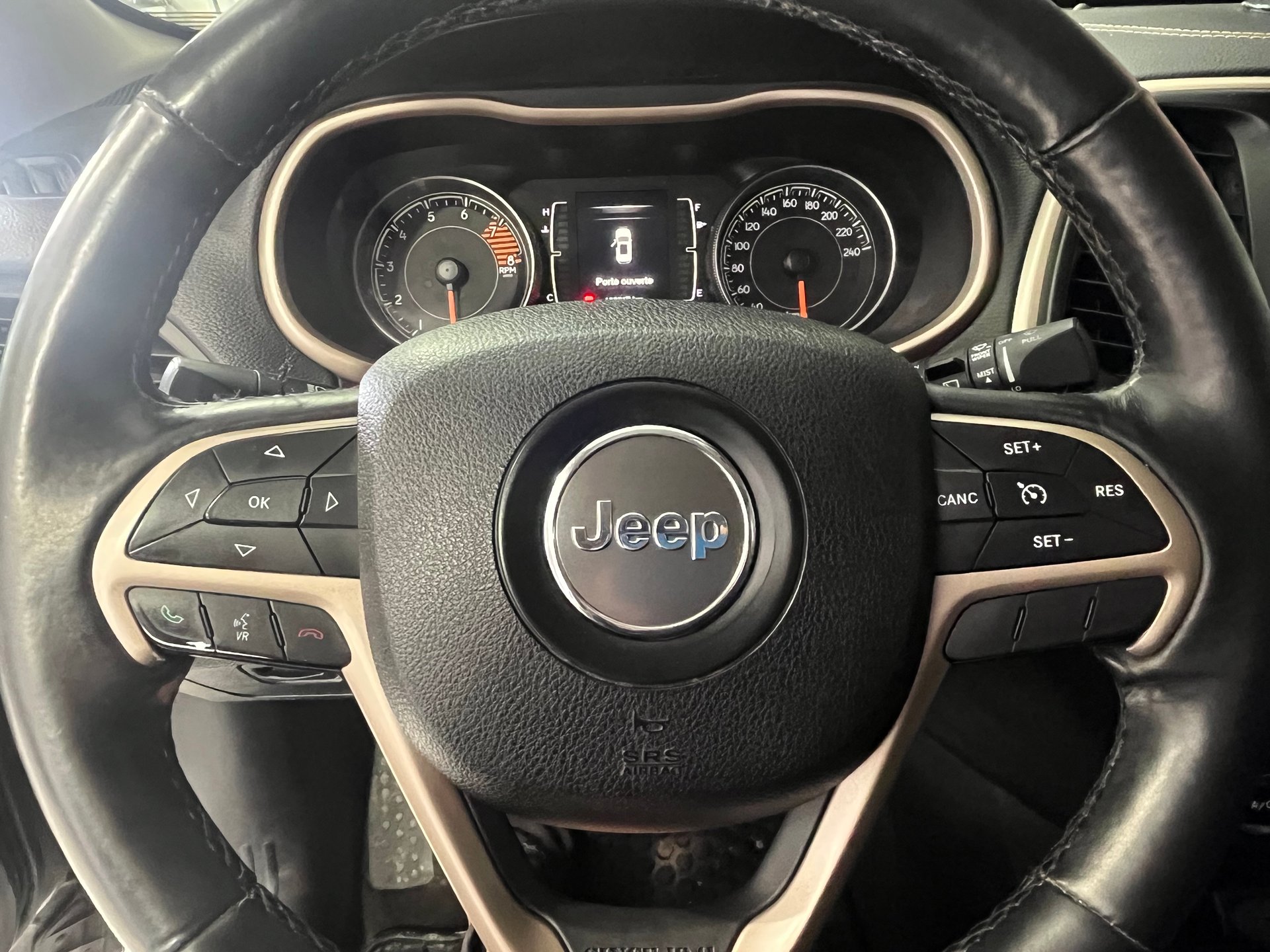 2016 Jeep Cherokee Latitude – Image 16