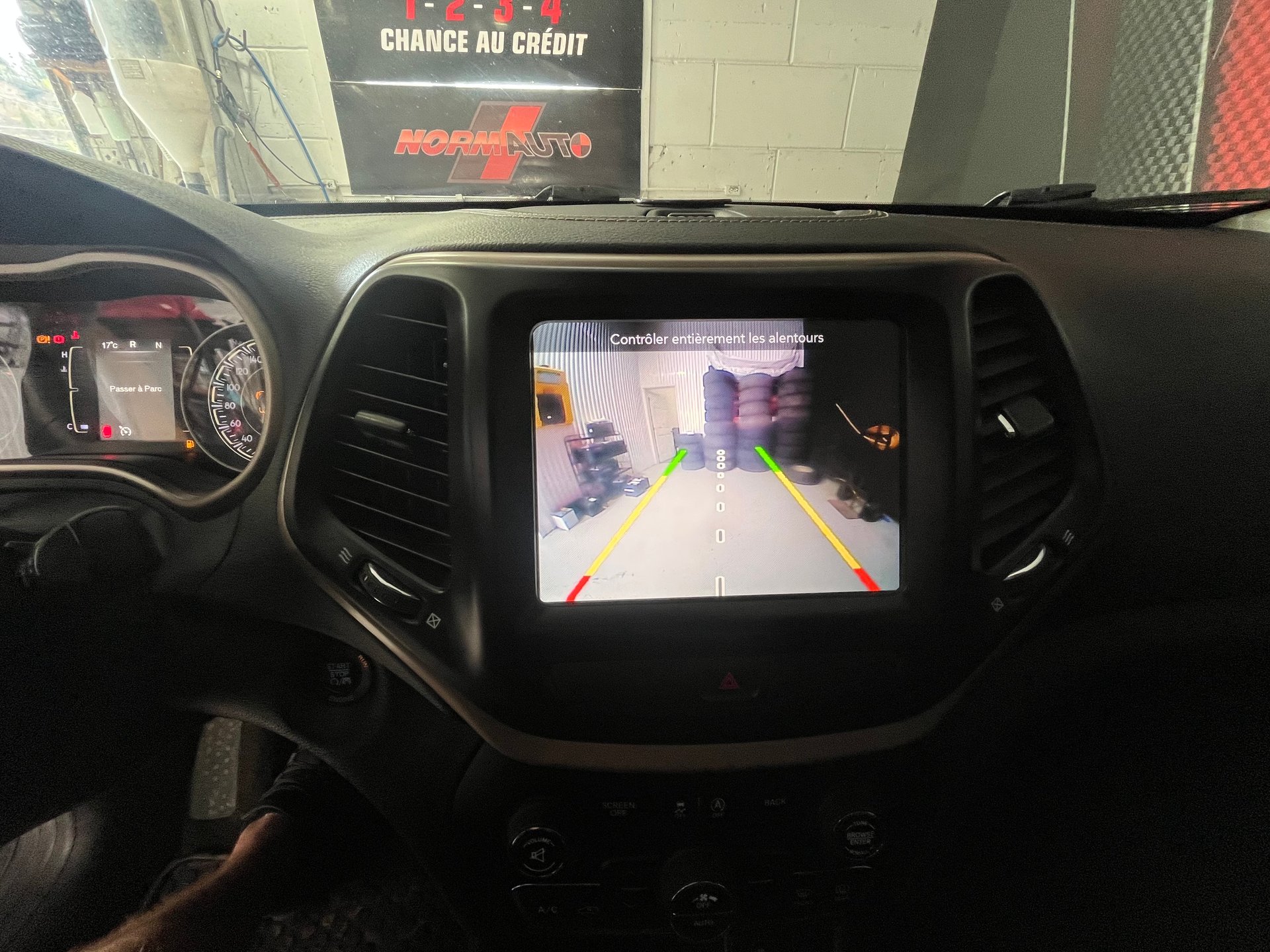 2016 Jeep Cherokee Latitude – Image 19