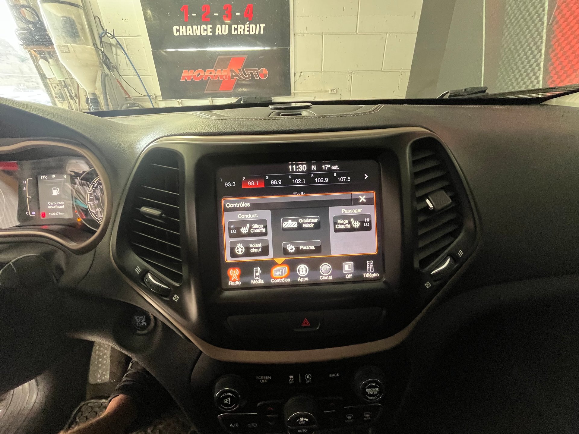 2016 Jeep Cherokee Latitude – Image 20