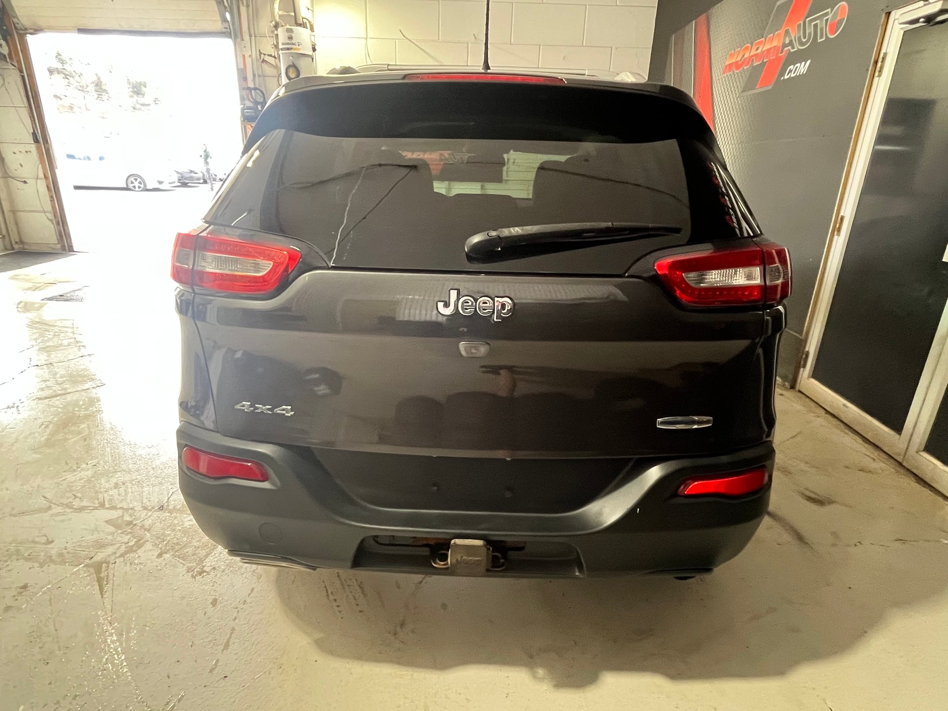 2016 Jeep Cherokee Latitude – Image 9
