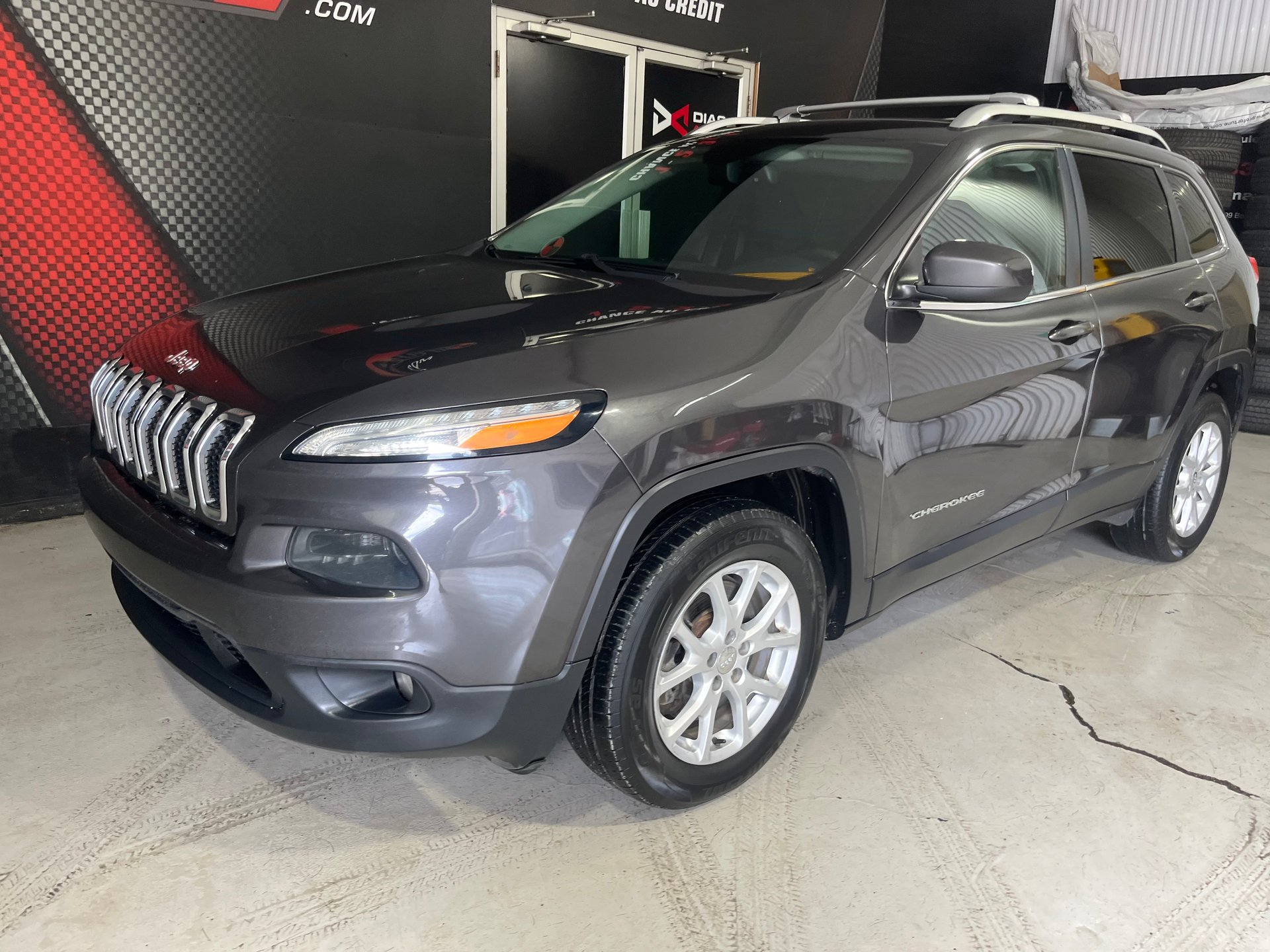 2016 Jeep Cherokee Latitude – Image 4