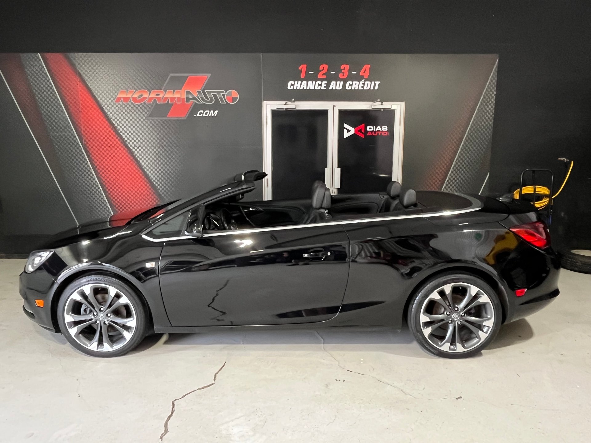 2018 Buick Cascada Premium – Image 2