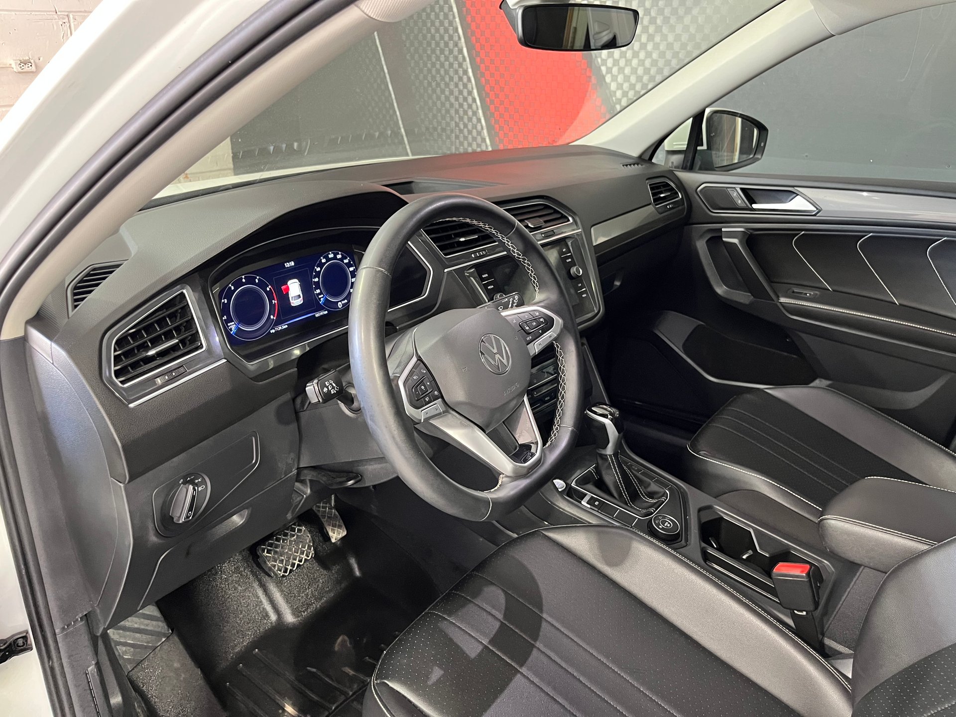 2022 Volkswagen Tiguan comfortline black edition – Image 14