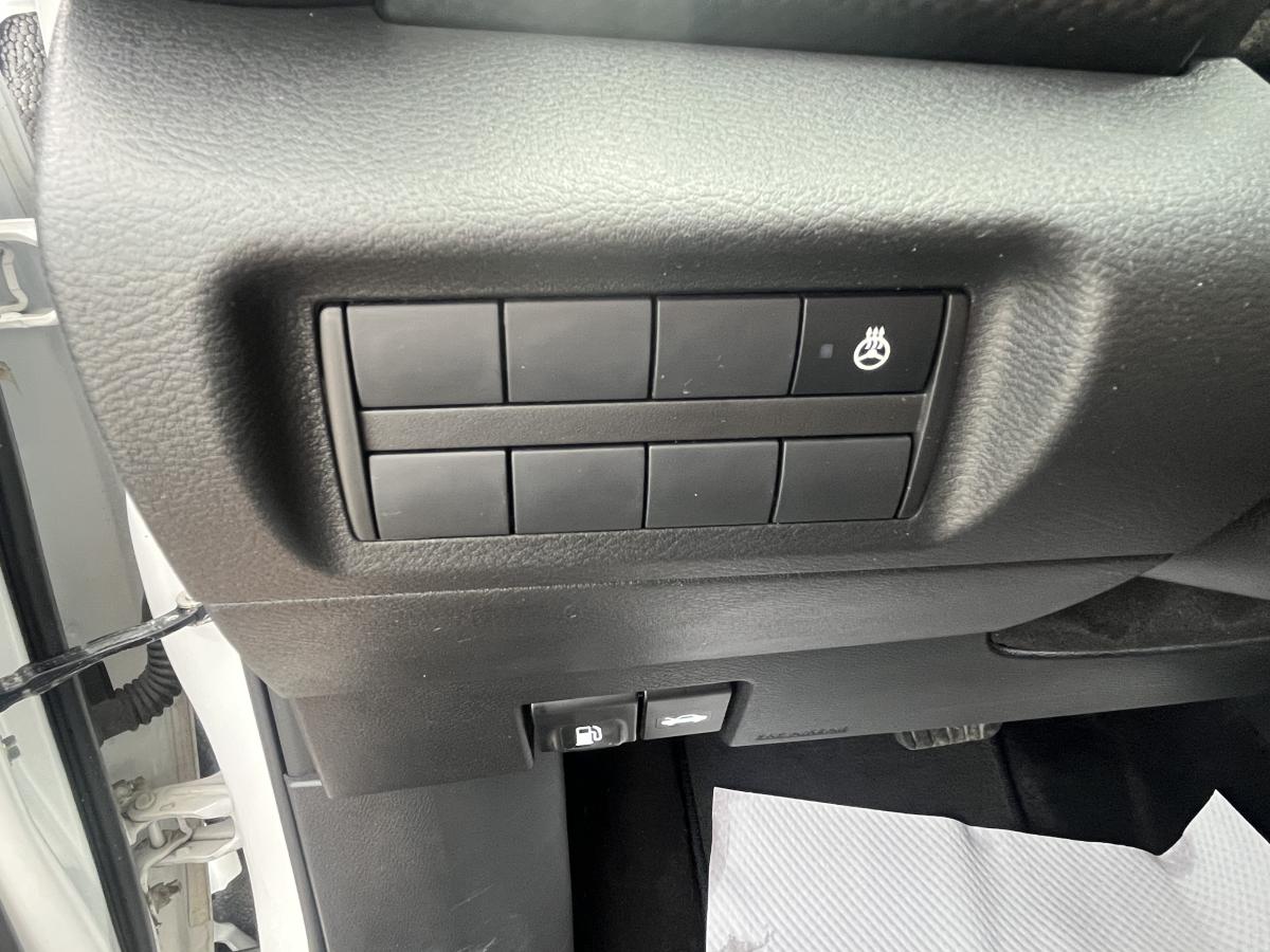 Nissan Kicks Play 2025 SV TA – Image 18