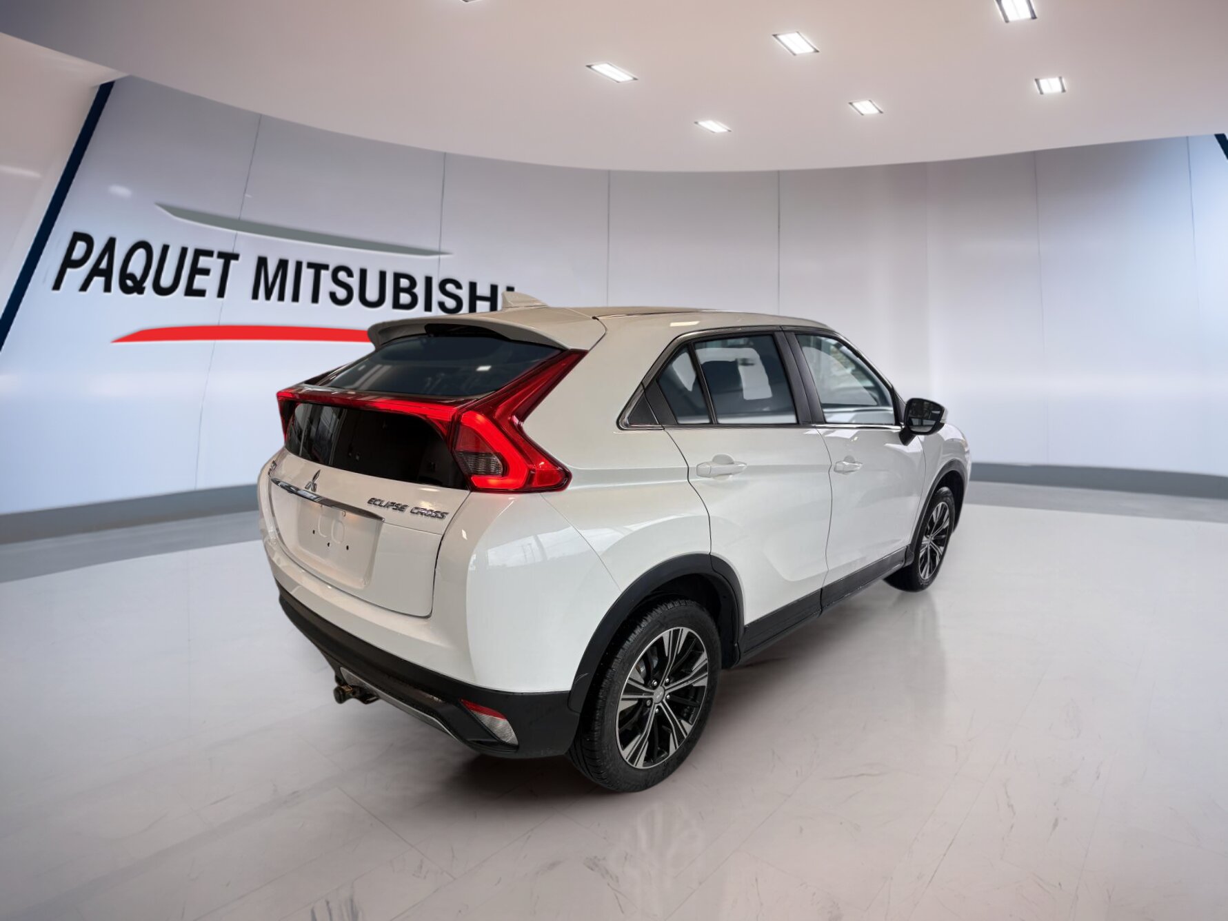 Mitsubishi Eclipse Cross 2018 ES S-AWC BLUETOOTH CAMÉRA SIÈGES CHAUFFANT AVANT BAS KILOMÉTRAGE – Image 2