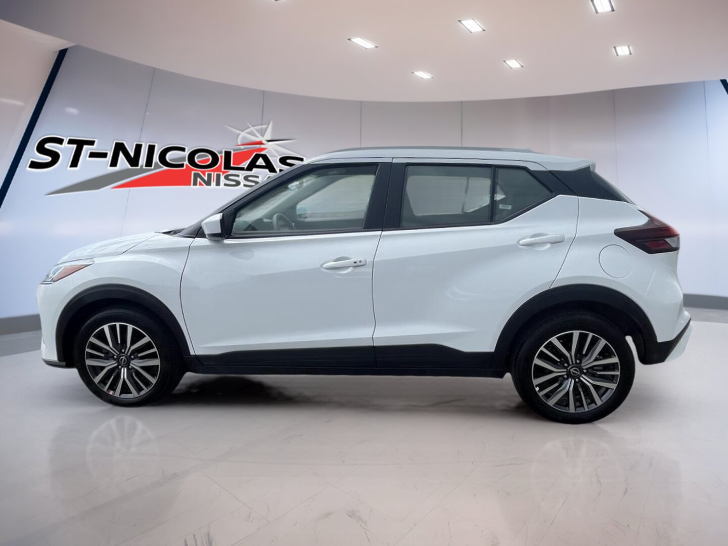 Nissan Kicks Play 2025 SV TA – Image 2
