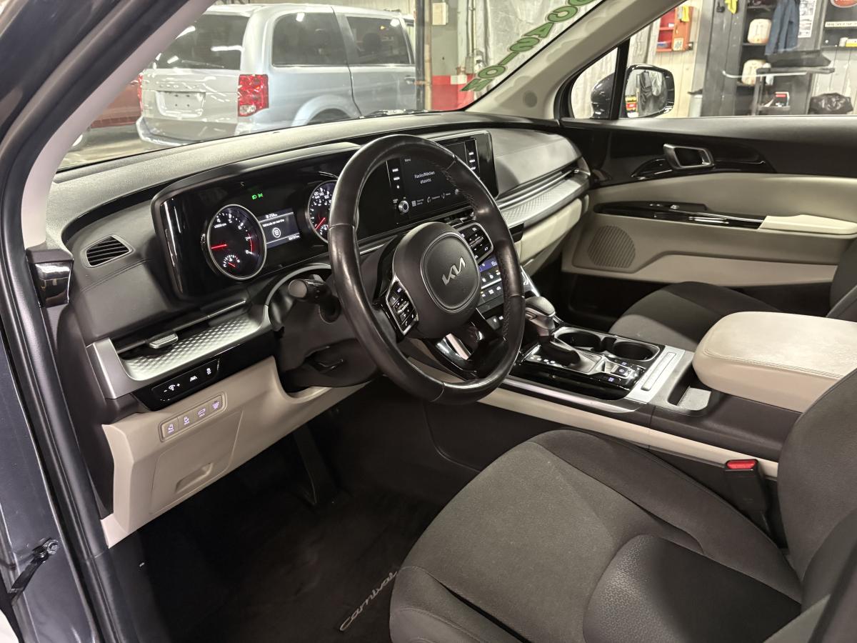 Kia Carnival 2024 LX+ BLUETOOTH SIÈGES AVANT ET VOLANT CHAUFFANT PORTE COULISSANTES ÉLECTRIQUE – Image 26