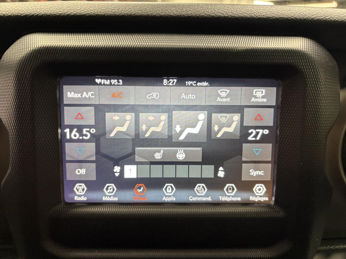 Jeep Wrangler 2020 Sport S 4x4 BLUETOOTH CAMÉRA SIÈGES AVANT ET VOLANT CHAUFFANT BAS KILOMÉTRAGE – Image 28