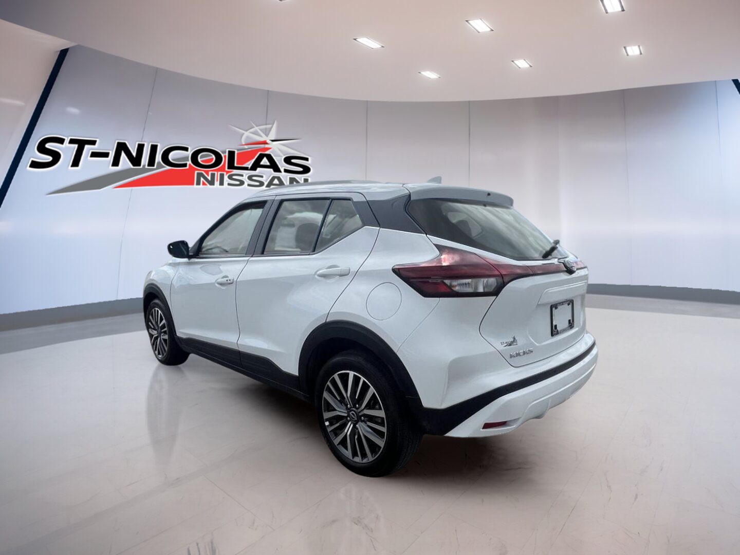Nissan Kicks Play 2025 SV TA – Image 3