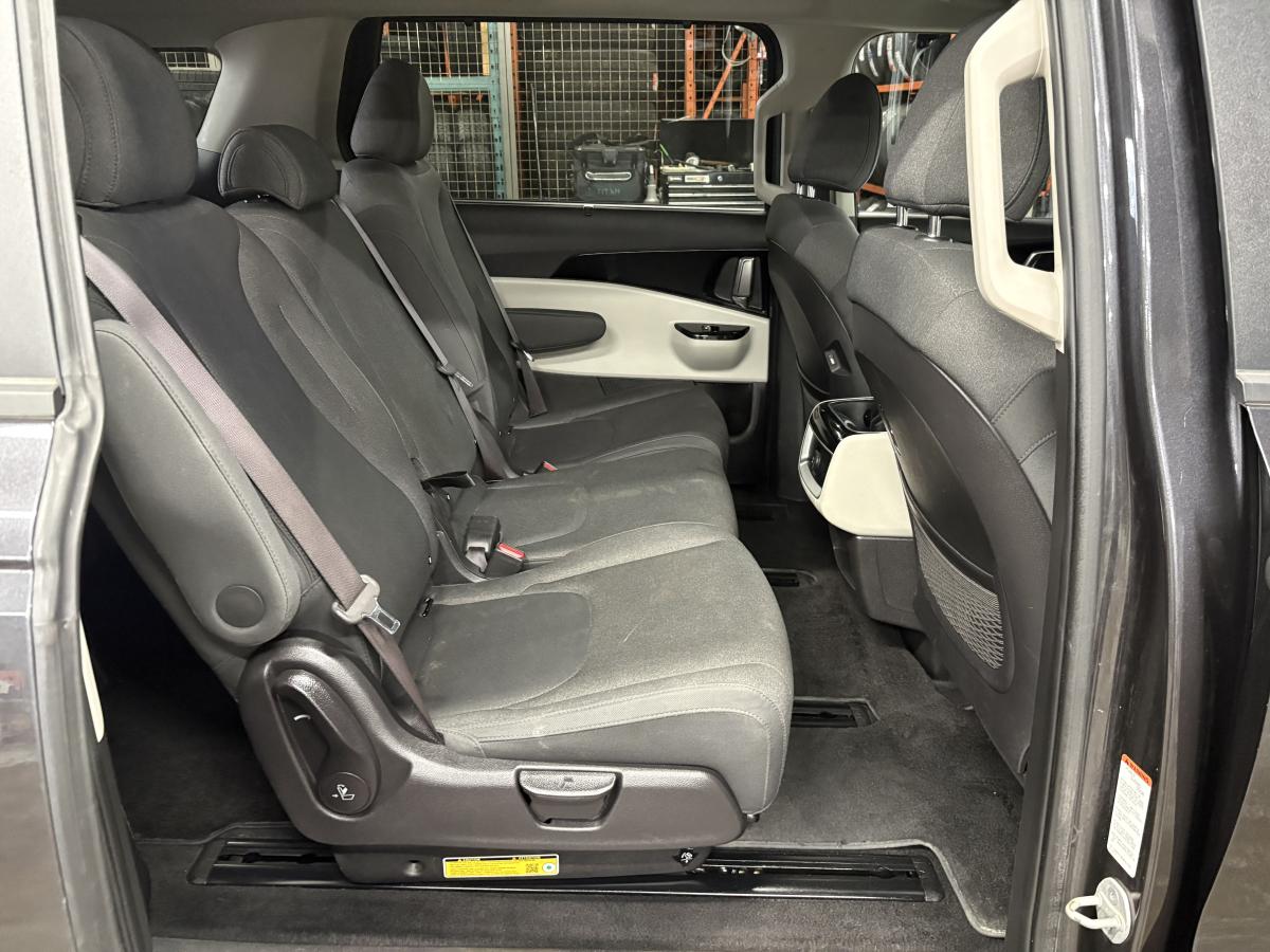 Kia Carnival 2024 LX+ BLUETOOTH SIÈGES AVANT ET VOLANT CHAUFFANT PORTE COULISSANTES ÉLECTRIQUE – Image 30