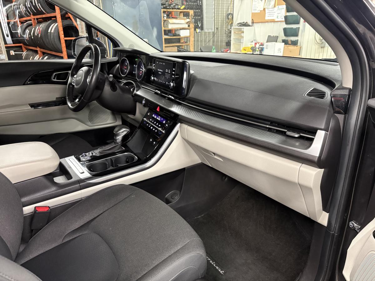 Kia Carnival 2024 LX+ BLUETOOTH SIÈGES AVANT ET VOLANT CHAUFFANT PORTE COULISSANTES ÉLECTRIQUE – Image 33