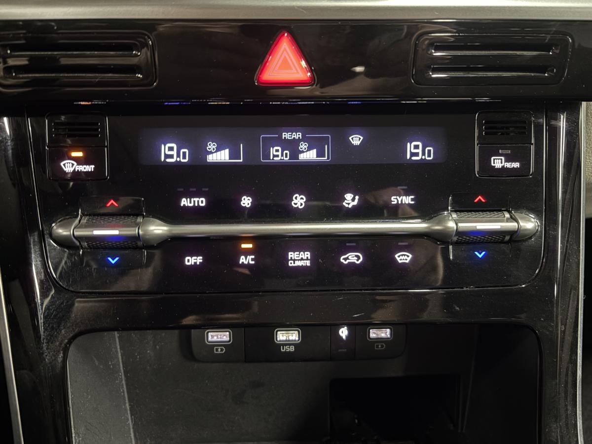 Kia Carnival 2024 LX+ BLUETOOTH SIÈGES AVANT ET VOLANT CHAUFFANT PORTE COULISSANTES ÉLECTRIQUE – Image 36
