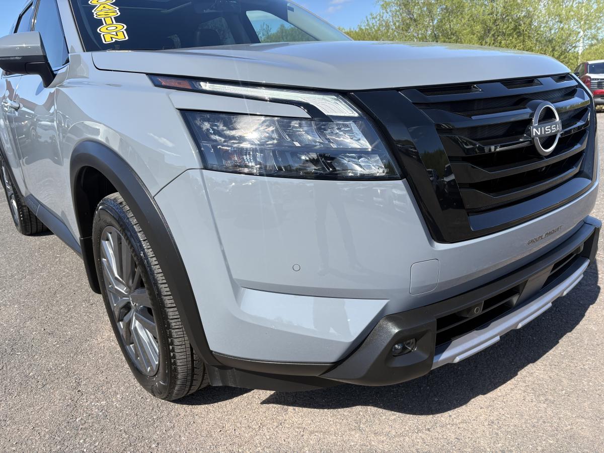 Nissan Pathfinder 2025 SL 4RM BLUETOOTH TOIT GPS CUIR CAMÉRAS 360 SIÈGES AVANT ET ARRIÈRE ET VOLANT CHAUFFANT – Image 44