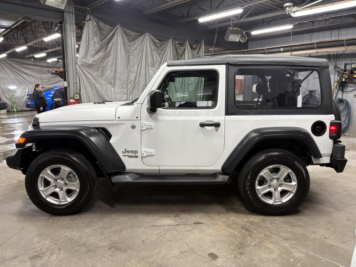 Jeep Wrangler 2020 Sport S 4x4 BLUETOOTH CAMÉRA SIÈGES AVANT ET VOLANT CHAUFFANT BAS KILOMÉTRAGE – Image 8