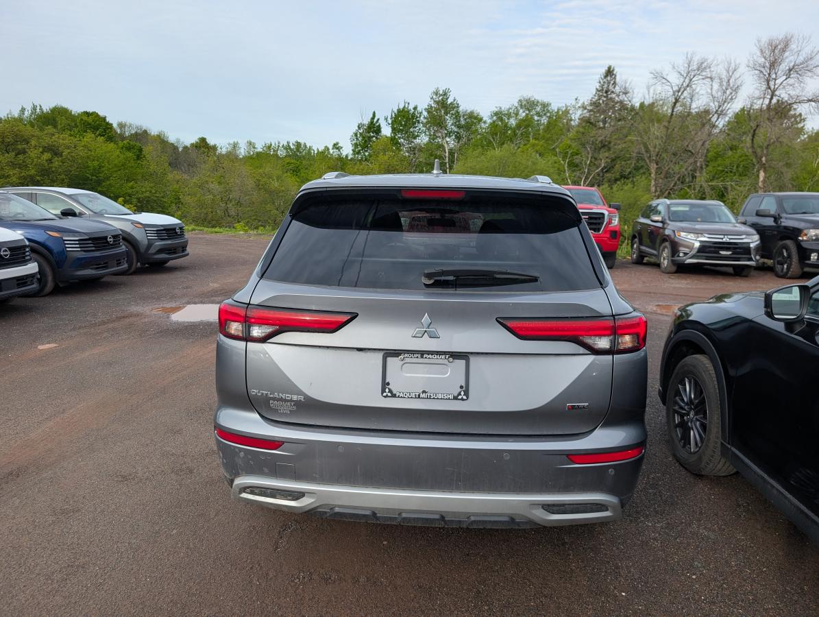 Mitsubishi Outlander 2024 LE S-AWC BLUETOOTH CAMÉRAS 360 TOITBAS KILOMÉTRAGE - Image 11